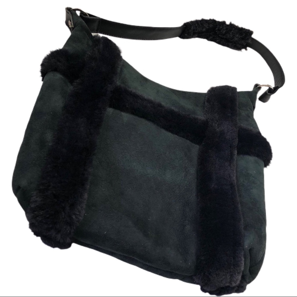 Elegant Black Fur-Trimmed Shoulder Bag